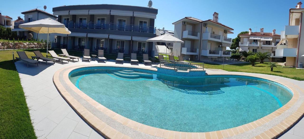 Finikas Garden Beach Resort Nikiti 외부 사진