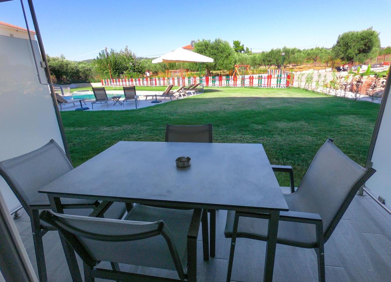 Finikas Garden Beach Resort Nikiti 외부 사진