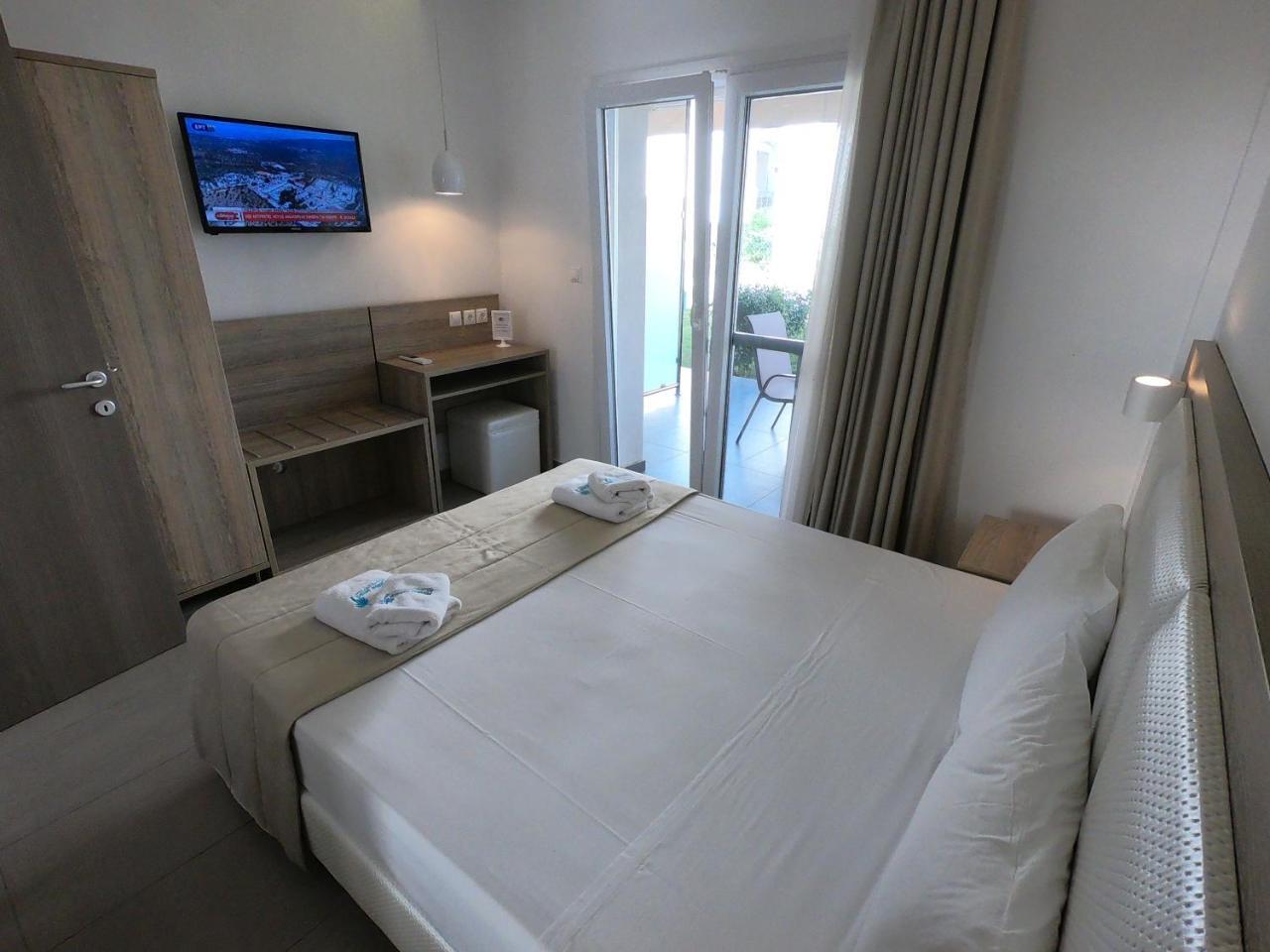 Finikas Garden Beach Resort Nikiti 외부 사진