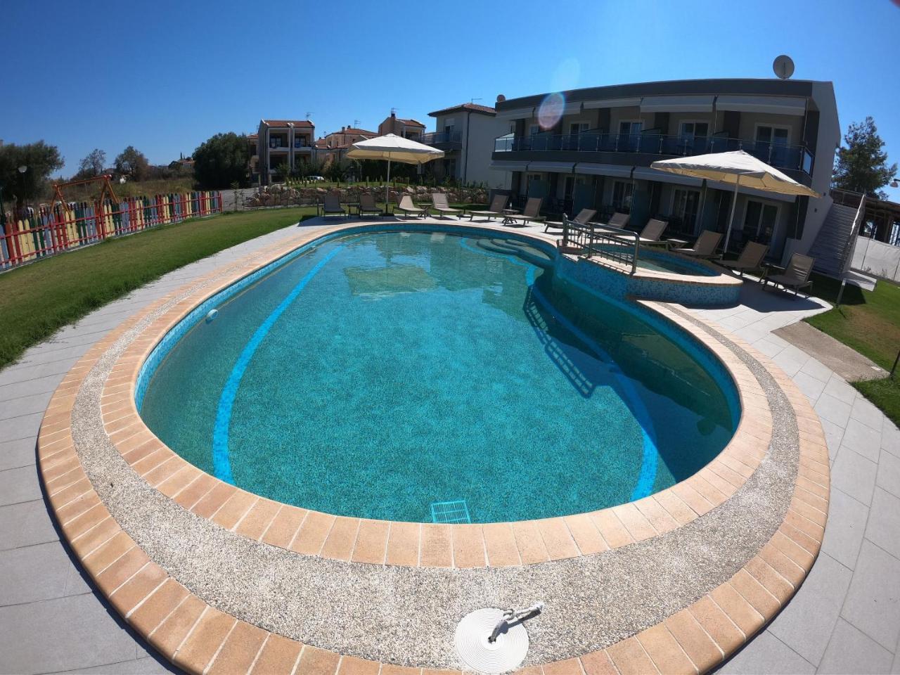 Finikas Garden Beach Resort Nikiti 외부 사진